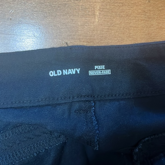 Old Navy Women's Black High-Waisted Pixie Skinny Pants - Picture 5 of 5